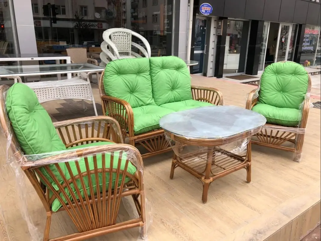 Rattan bahçe mobilyası takımı yeşil minder 2li koltuk 2 tekli koltuk cam üstlü sehpa 4 parça set